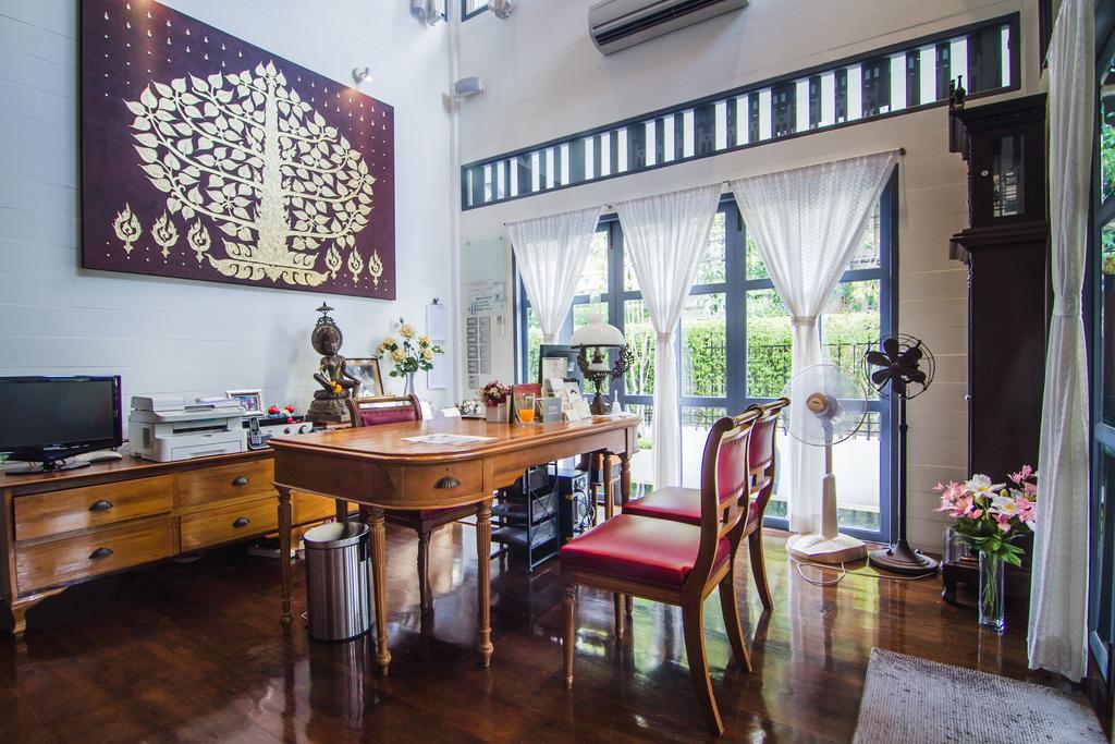 Baan Noppawong Hotel Банкок Екстериор снимка