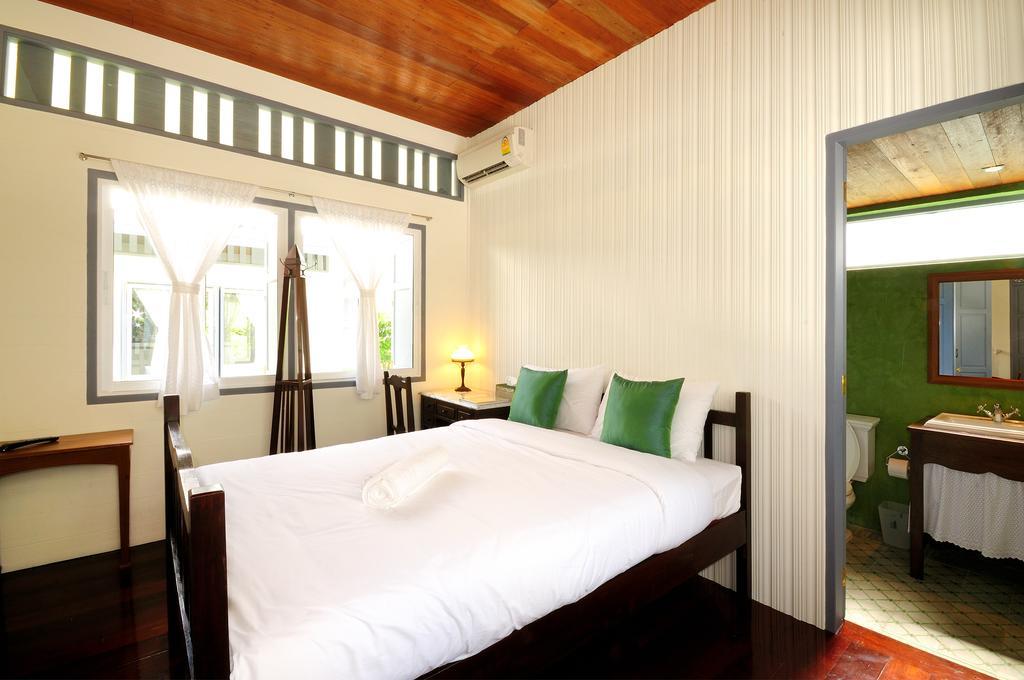 Baan Noppawong Hotel Банкок Екстериор снимка