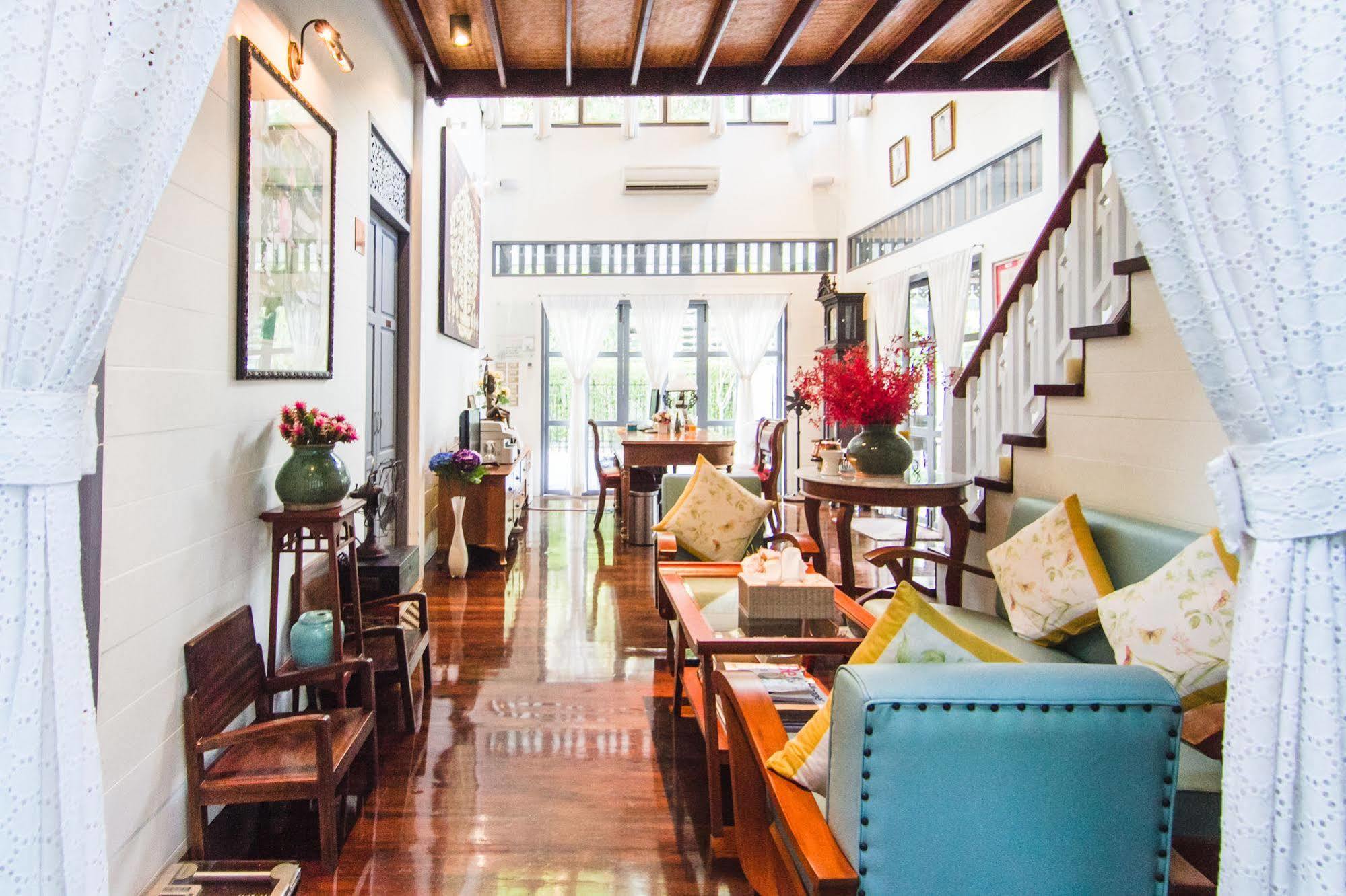 Baan Noppawong Hotel Банкок Екстериор снимка