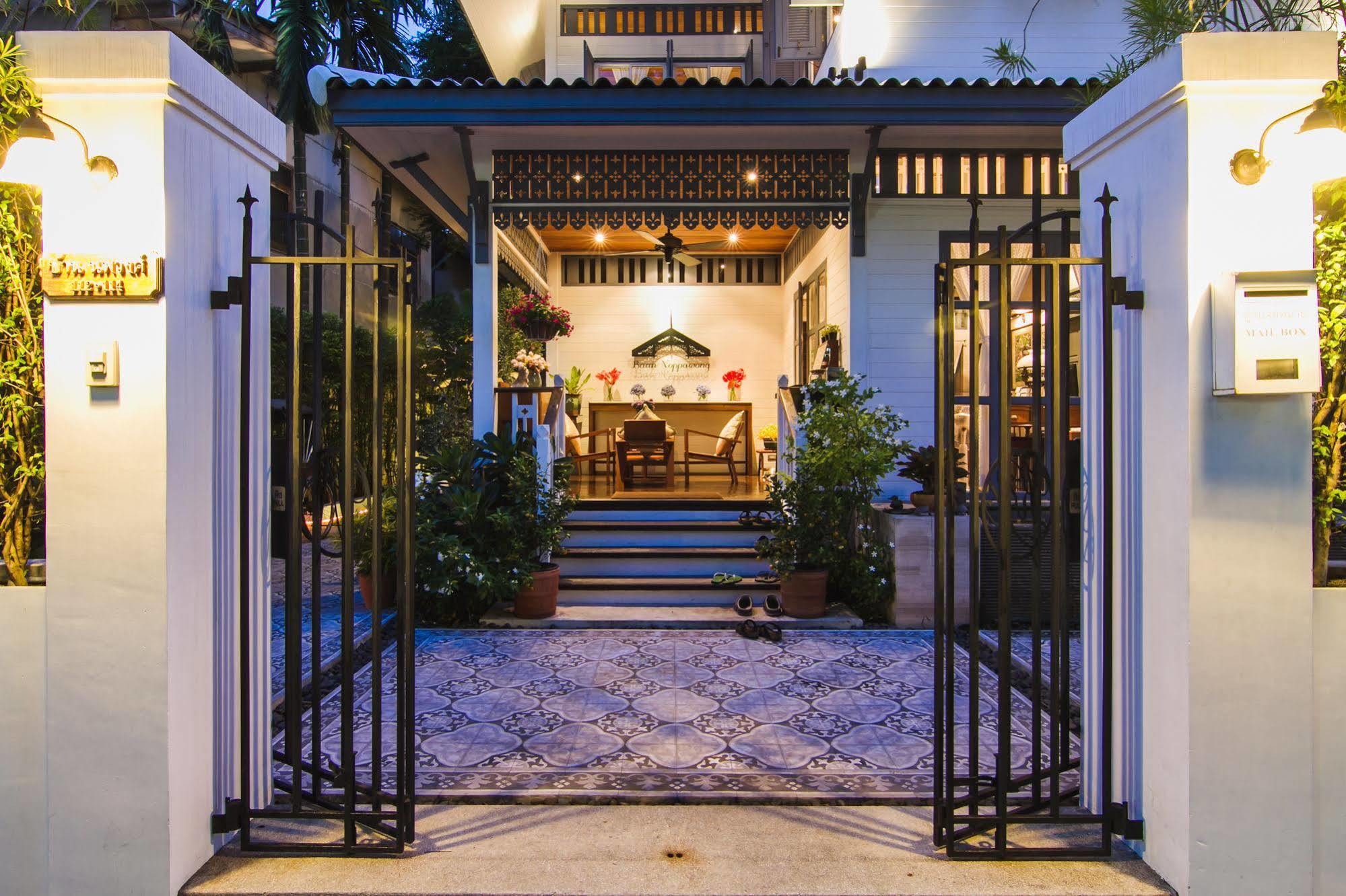 Baan Noppawong Hotel Банкок Екстериор снимка